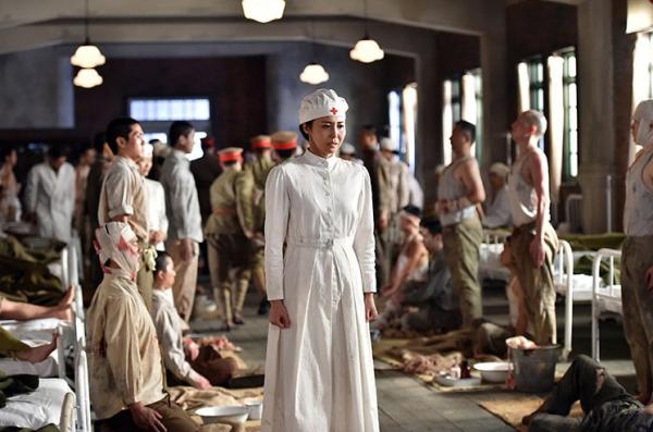 日本人抗战剧:女主脱下护士服加入中国军队(组