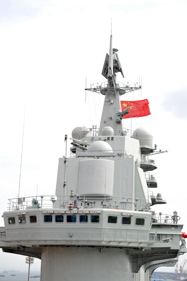探访中国海军第一艘航空母舰辽宁舰 组图 